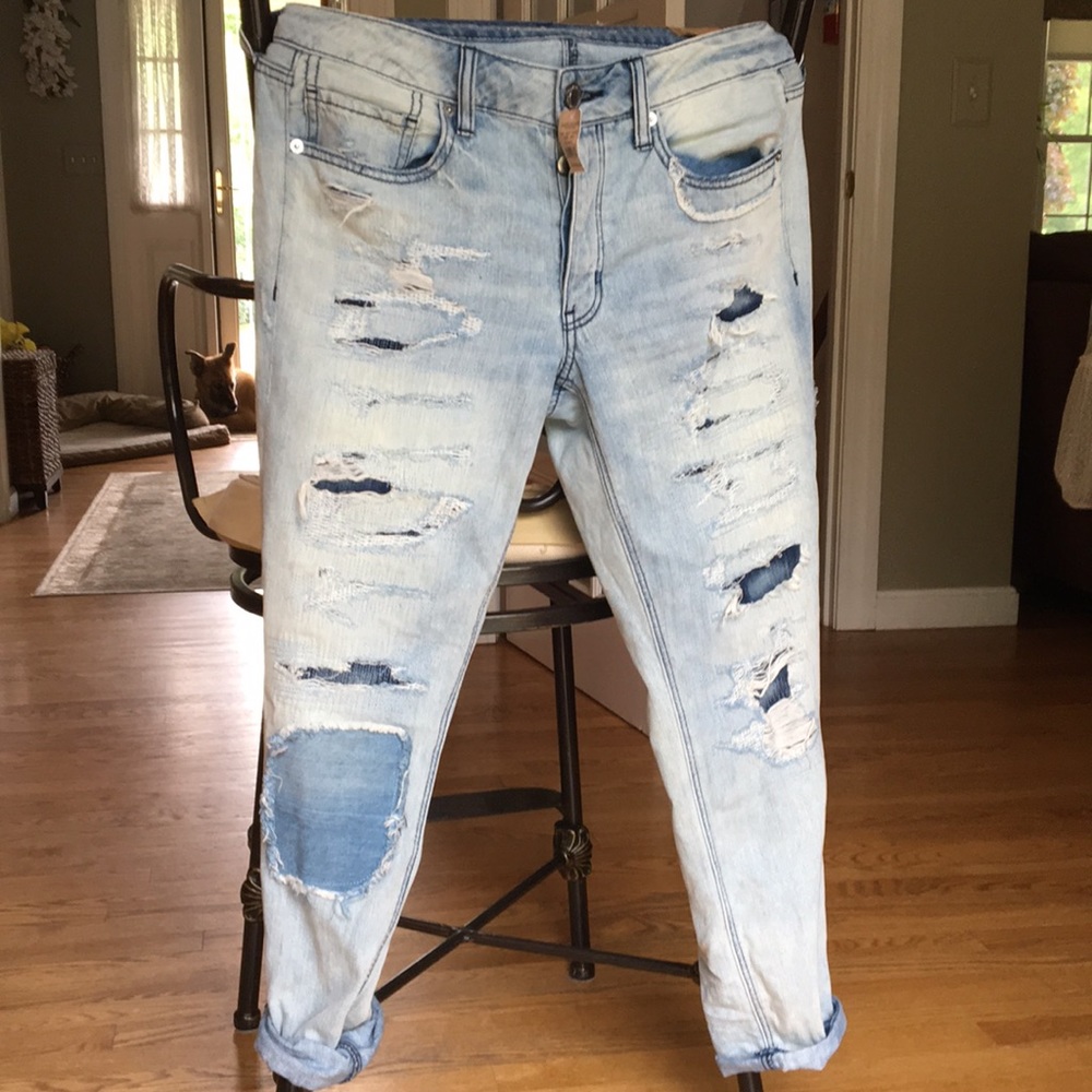 American Eagle Tomgirl Ripped Jeans